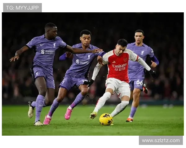 伦敦德比：两千文身壮汉摔跤对决